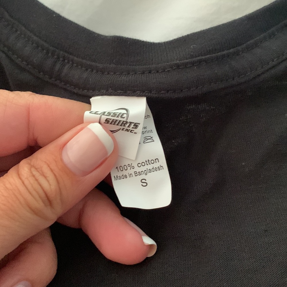 NWOT Cabo Wabo v-neck t-shirt - Picture 2 of 6